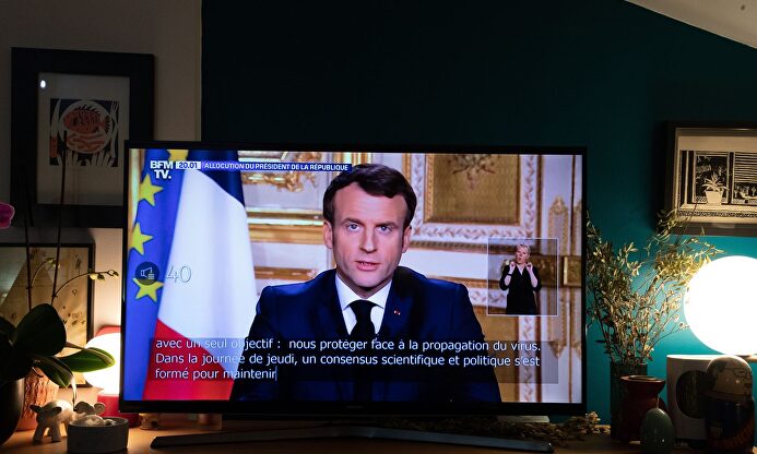 Macron impone el aislamiento a todos los franceses. |  EFE