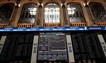 Paneles de la Bolsa de Madrid. | Eduardo Parra (Europa Press)
