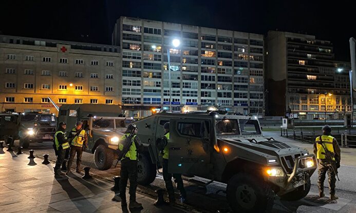 Miembros de la Brilat patrullando en Vigo | EFE