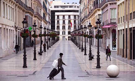 La ciudada de Málaga desierta por el confinamiento. | EFE