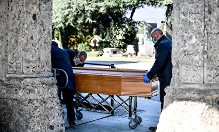Servicios funerarios de Italia | Claudio Furlan/LaPresse