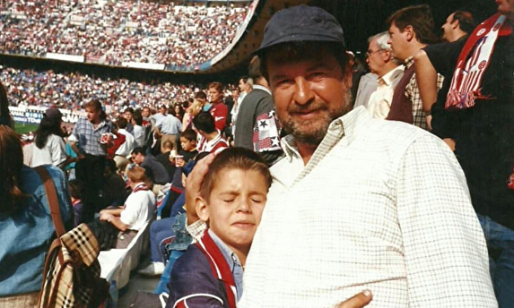 Morata junto a su padre en el Calderón. | Instagram