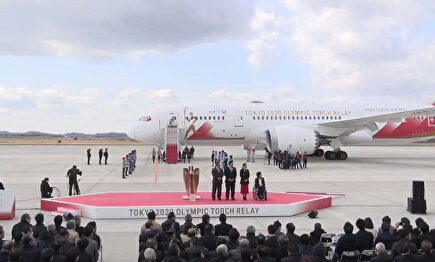 En plena pandemia por el coronavirus la antorcha olímpica llega a Japón