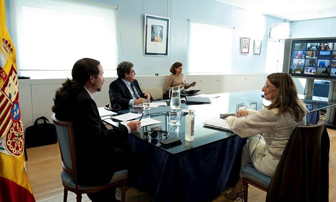 Pablo Iglesias, Yolanda Díaz y José Luis Escrivá, este jueves, en una reunión con los ministros de Trabajo de la UE. |  EFE