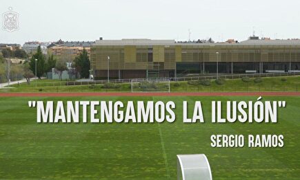 Sergio Ramos 'aparece' en la concentración de España para seguir luchando contra el coronavirus