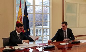 Pedro Sánchez y el ministro de Sanidad, Salvador Illa | EFE