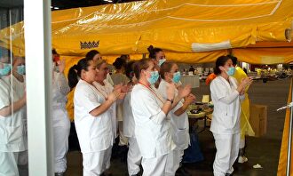 Llegan los primeros pacientes al gran 'hospital provisional' en Madrid Ifema