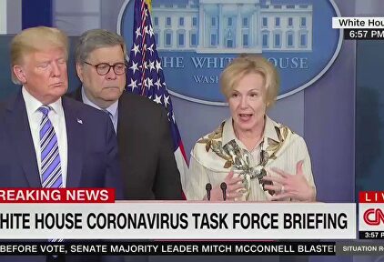 Trump "huye" de una de sus colaboradoras al enterarse de que tuvo fiebre