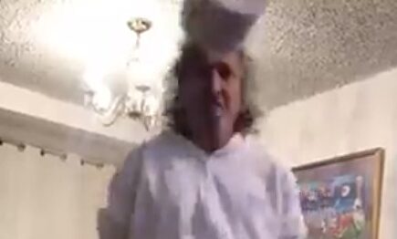 La clase de Mágico González sigue intacta a sus 62 años: su genialidad con un rollo de papel higiénico