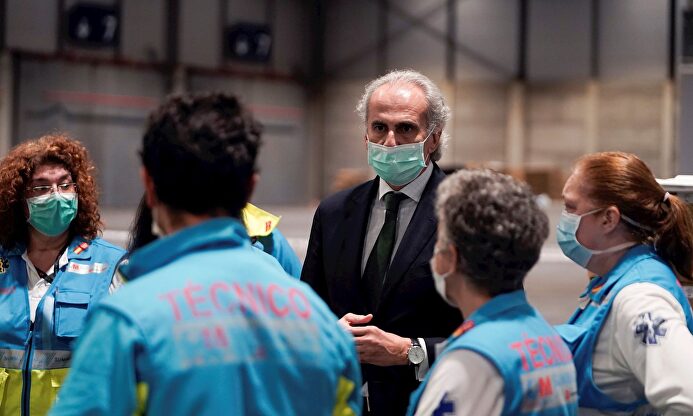 El consejero de Sanidad, Enrique Ruiz Escudero, en las instalaciones de IFEMA | EFE