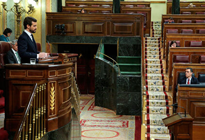 Casado y Sánchez en el Congreso. | EFE