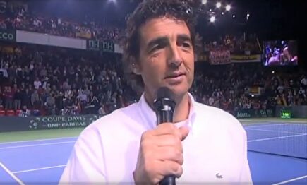 Tomás Carbonell, durante una conexión con TVE durante la Copa Davis 2011. | Imagen TV