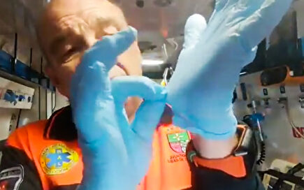 ¿Cómo quitarse los guantes correctamente?