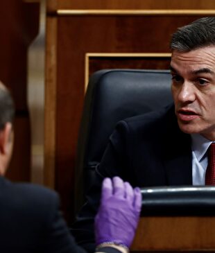 El presidente del Gobierno, Pedro Sánchez, durante el pleno del Congreso de esta semana | EFE