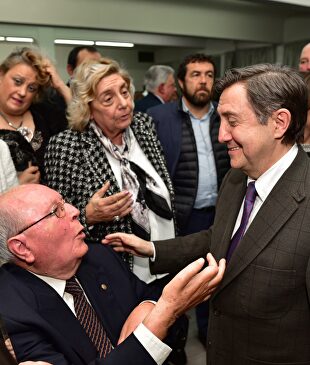 Gabriel Moris, junto con Federico J. Losantos, en una imagen de archivo.