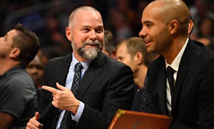 Jordi Fernández, a la derecha, junto a Mike Malone, entrenador jefe de los Denver Nuggets | Cordon Press