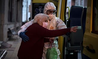 Labores en residencias de ancianos. | EFE