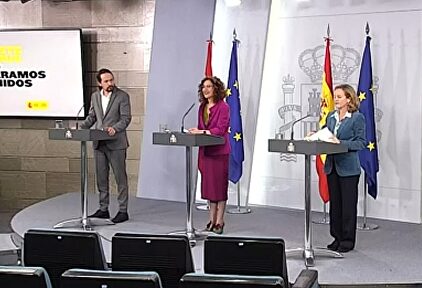 Pablo Iglesias, María Jesús Montero y Nadia Calviño. | EFE