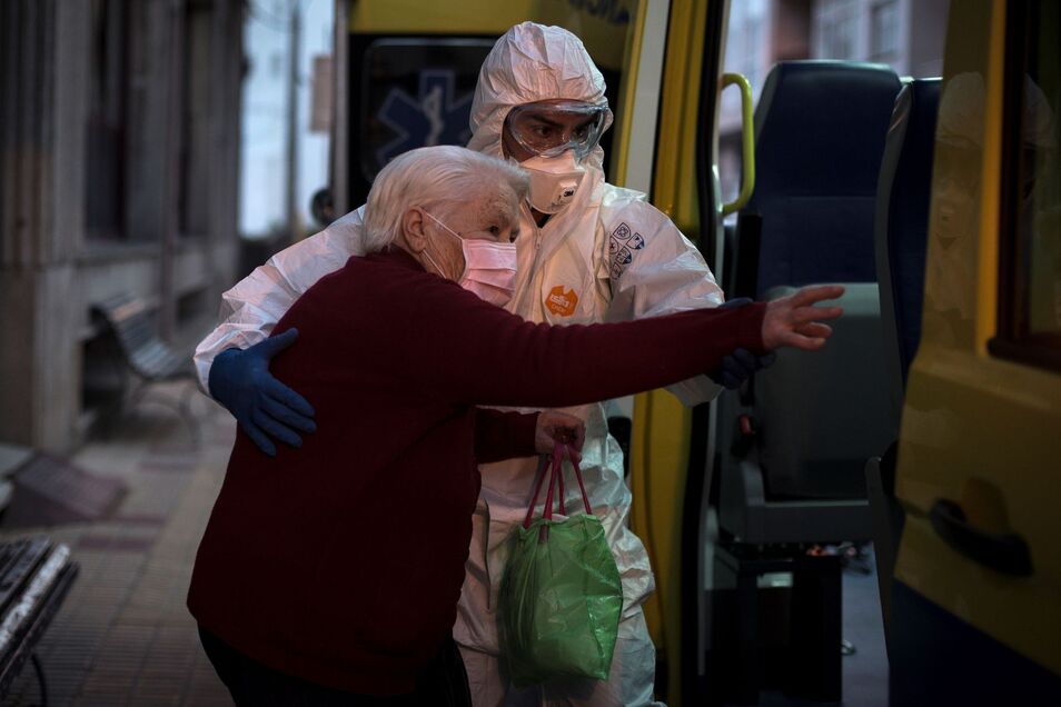 Test, fallecimientos, bajas laborales, estimaciones epidemiológicas, encuestas... ¿Qué fuente nos permite conocer mejor la situación real?