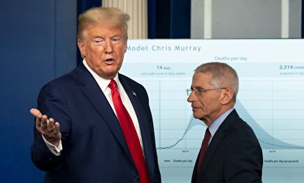 Donald Trump y el doctor Anthony Fauci, en la Casa Blanca. | EFE