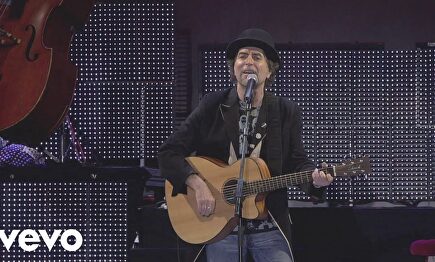 El confinamiento vuelve a poner de moda esta mítica canción de Sabina