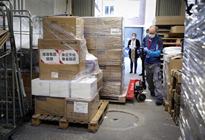 Material sanitario chino para el Hospital Clínico de Madrid | Comunidad de Madrid