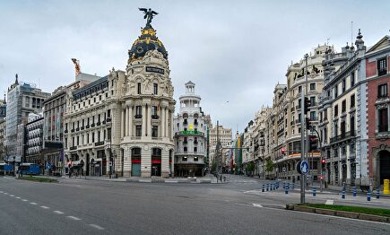 La efectividad del confinamiento estricto, a debate | Juan Serrano Corbella