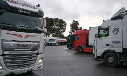 Camiones estacionados en un área de descanso | Fabián A. Pons / Europa Press