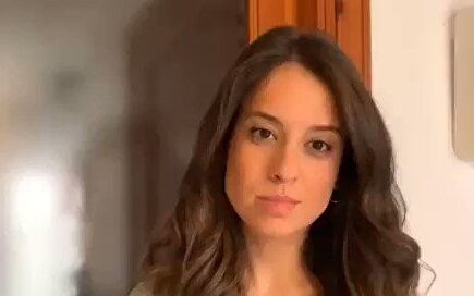 El infantiloide e inclasificable mensaje contra la derecha de la vicepresidenta del parlamento Balear