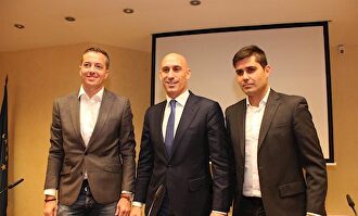 Luis Rubiales (c), junto a David Aganzo (d). | Archivo