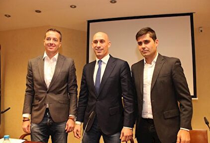 Luis Rubiales (c), junto a David Aganzo (d). | Archivo