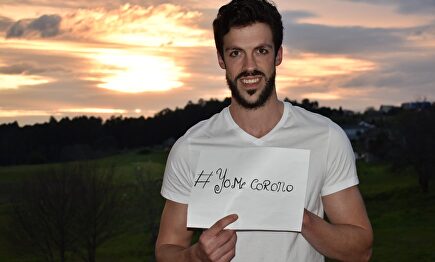 Los aspirantes a Mister Mundo posan desde casa