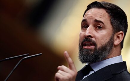 Santiago Abascal echa en cara a Pedro Sánchez la brutal colección de bulos del gobierno