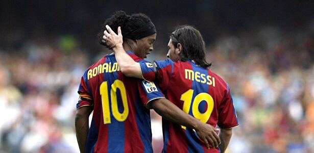 Leo Messi, junto a Ronaldinho. | Cordon Press/Archivo