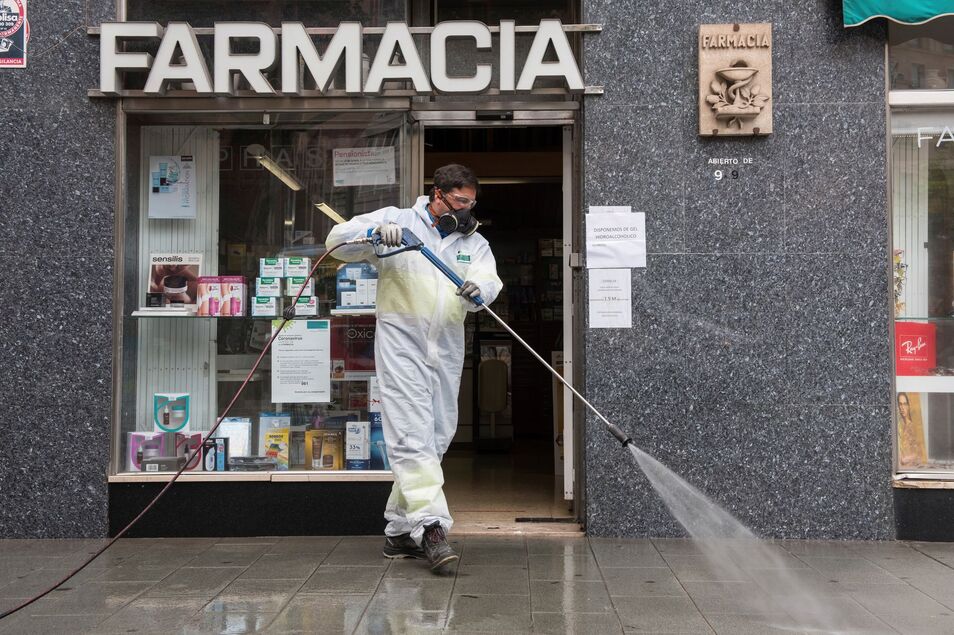 El epidemiólogo afirmó el 23 de marzo que la actividad de los boticarios era similar comparó a las cajeras de los supermercados.