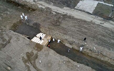 Nueva York comienza a enterrar cadáveres por coronavirus en una fosa común