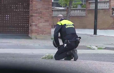 Sobrecogedor homenaje de la policía de Zaragoza a los vecinos fallecidos por coronavirus