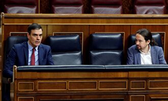 El presidente del Gobierno, Pedro Sánchez, y el vicepresidente segundo, Pablo Iglesias, en el Congreso. | EFE