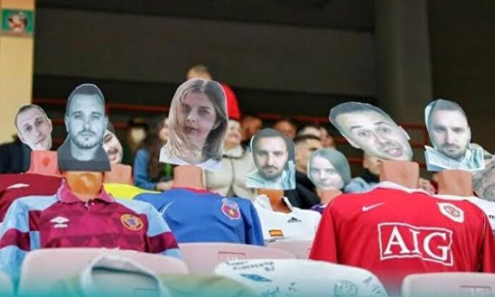 Maniquíes en las gradas del estadio del Dinamo Brest con las caras de los aficionados impresas. | Twitter
