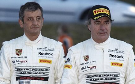 Luis Moya y Carlos Sainz | EFE