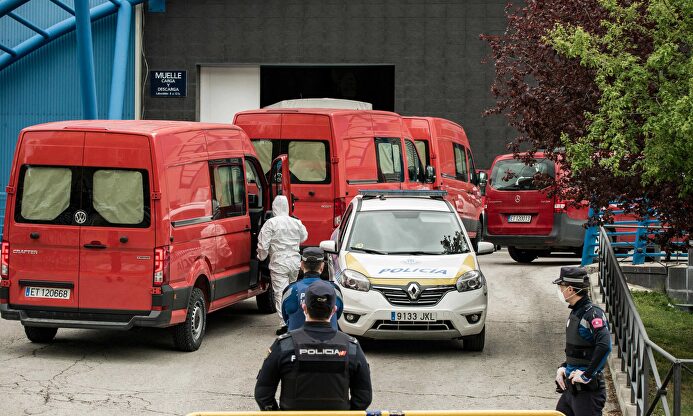 Llegada de féretros al Palacio de Hielo de Madrid | Cordon Press