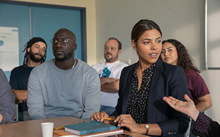 Una vez más los suburbios de París son protagonistas en 'Los profesores de Saint-Denis'