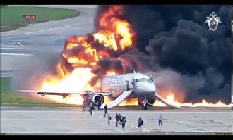 Impactante nuevo vídeo del accidente de un avión en el aeropuerto de Moscú
