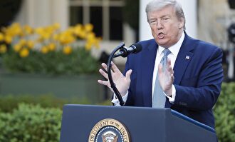 Trump, en una conferencia de prensa | EFE