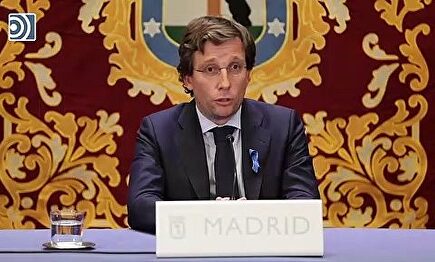 Almeida carga contra los límites a la libertad de expresión y el CIS