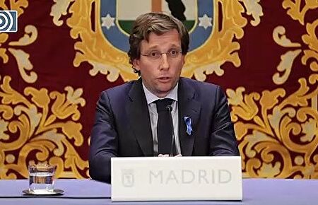 Almeida carga contra los límites a la libertad de expresión y el CIS