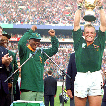 Mandela y Francois Pienaar. | Archivo