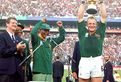 Mandela y Francois Pienaar. | Archivo