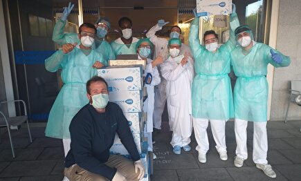 Profesionales sanitarios del CAP Sant Andreu (Barcelona) reciben el suministro de agua de Aquaservice | AQUASERVICE