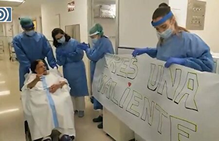 Nuevo éxito contra el coronavirus: una mujer de 88 años lo supera y recibe el alta